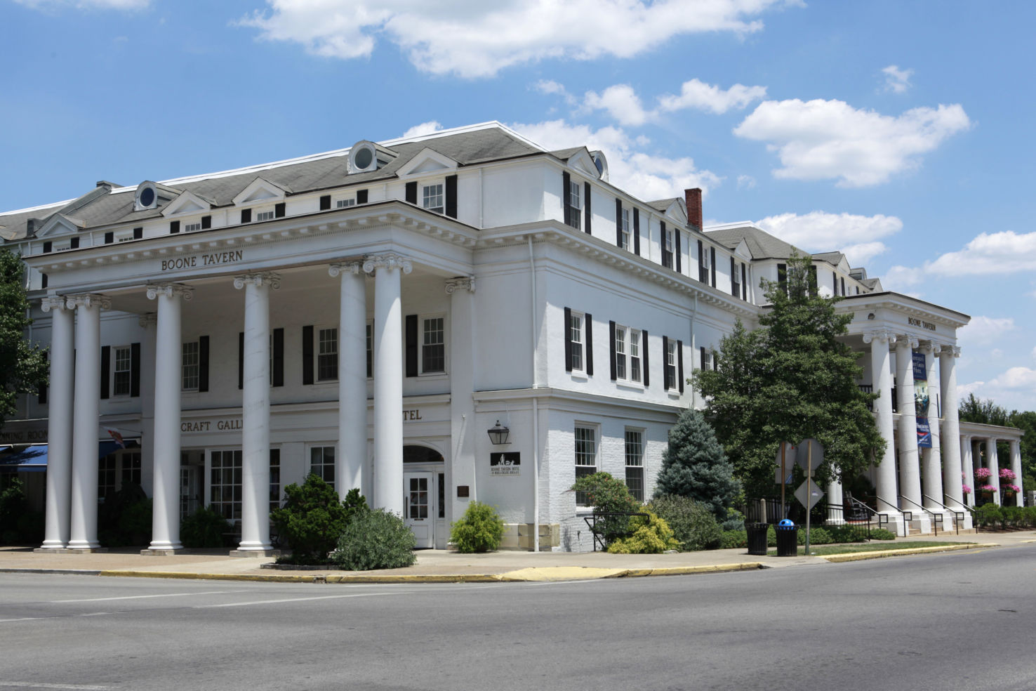 Folk-Art_Berea-KY_hotel