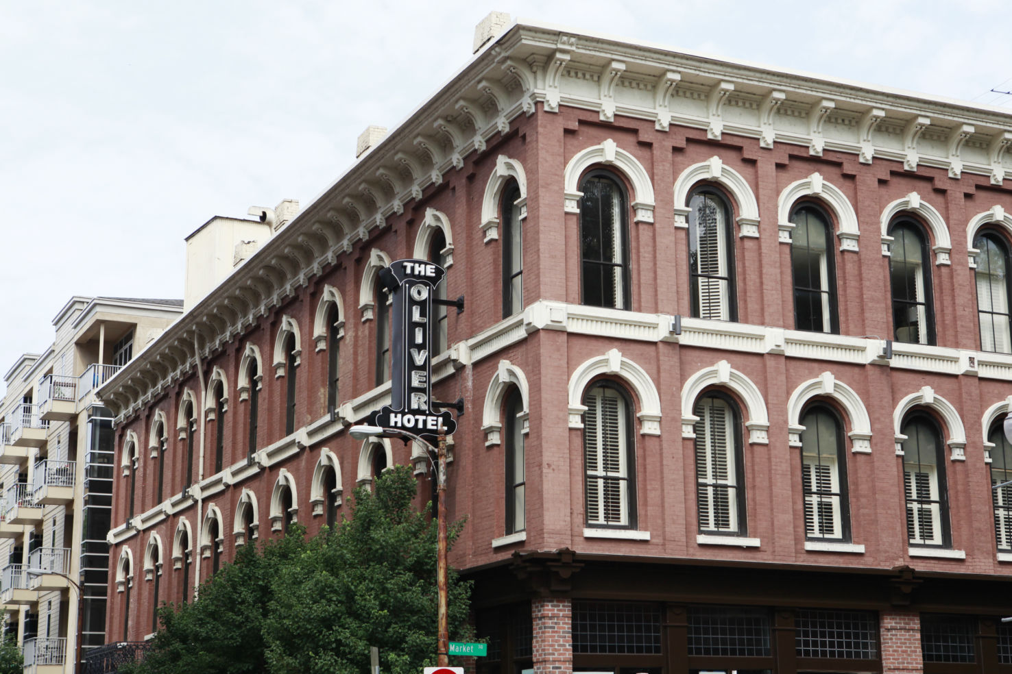 Folk-Art_Knoxville-TN_hotel