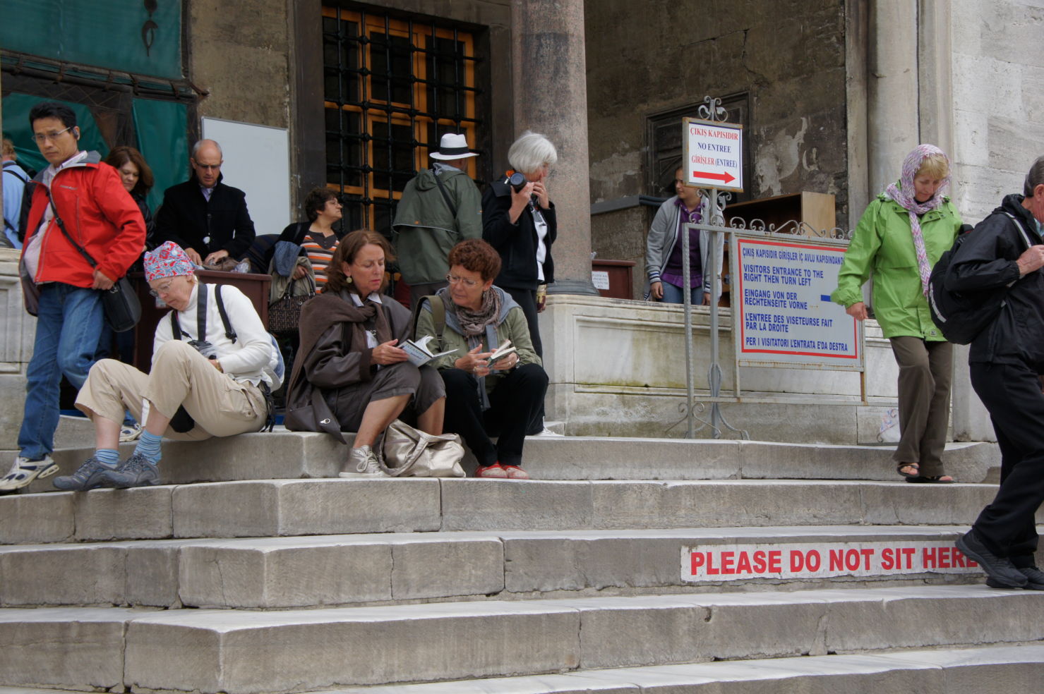 Please do not sit on the steps