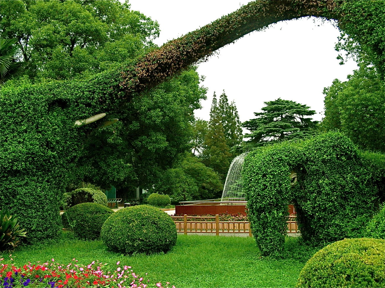 Gardens_ShanghaiElephant