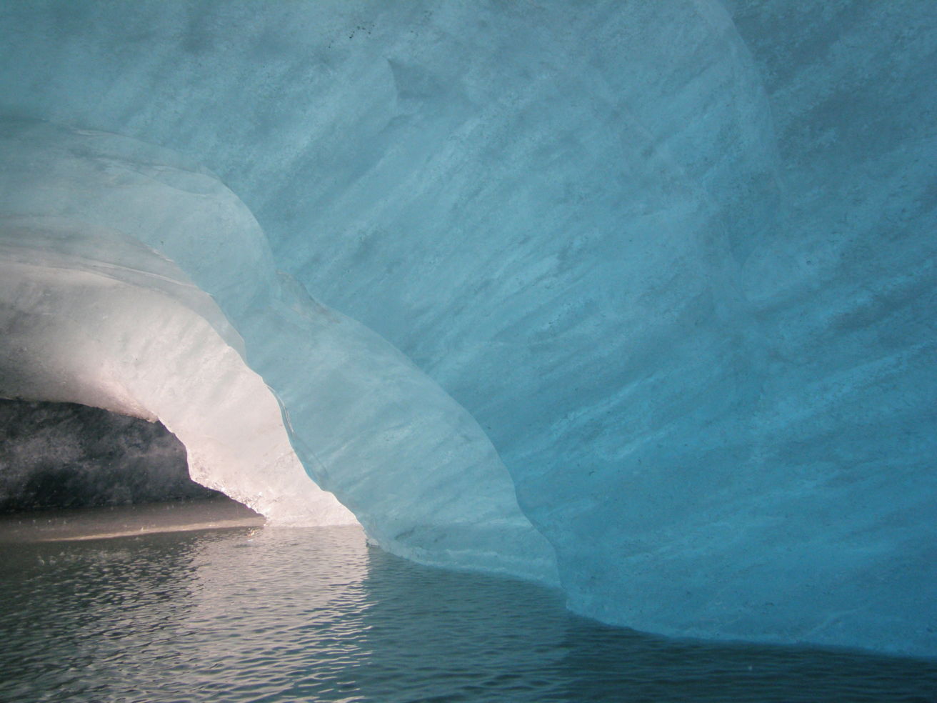 Glaciers_Cave