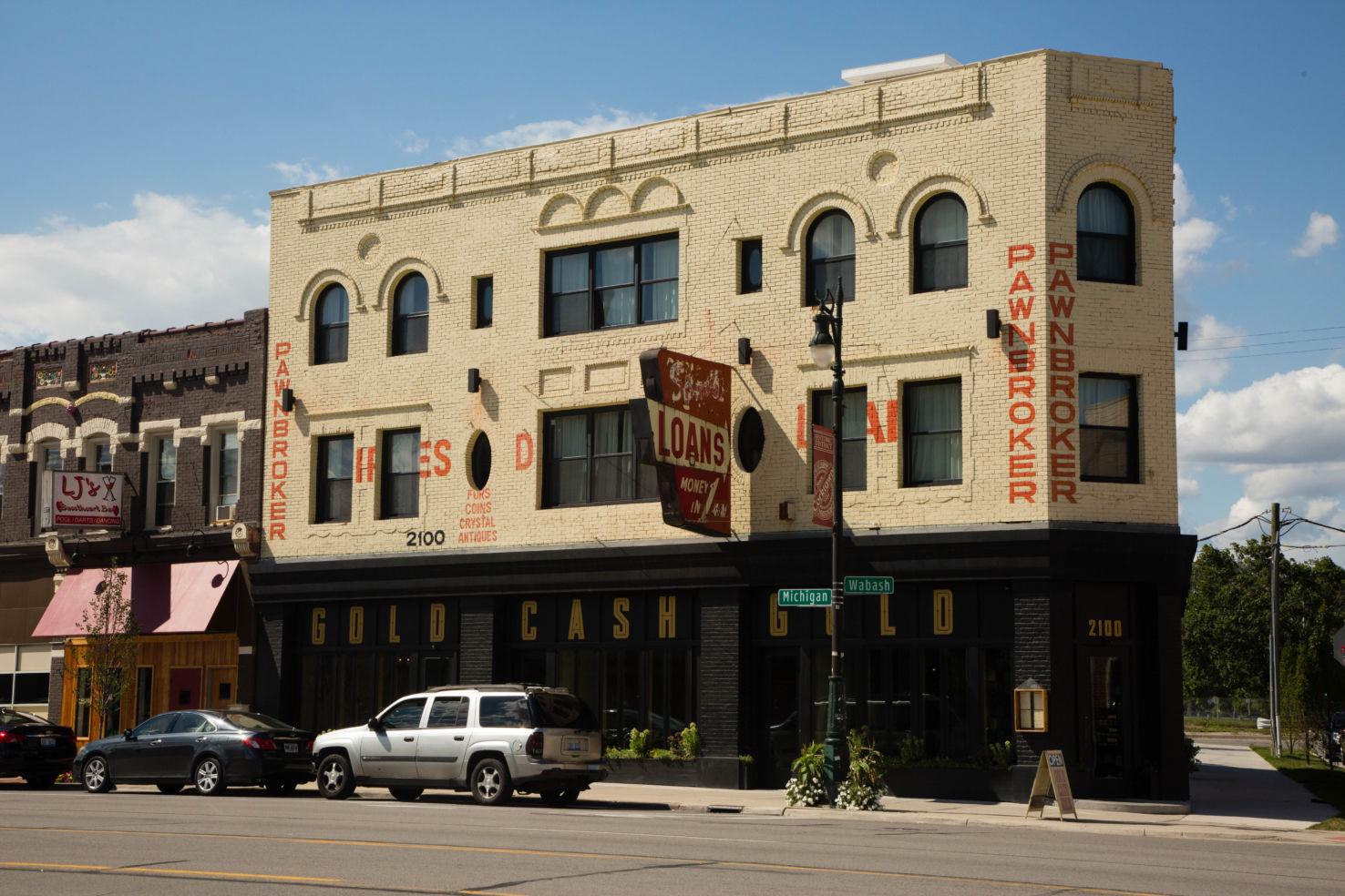 This pawn shop facade is fool’s gold; there’s actually a restaurant inside.