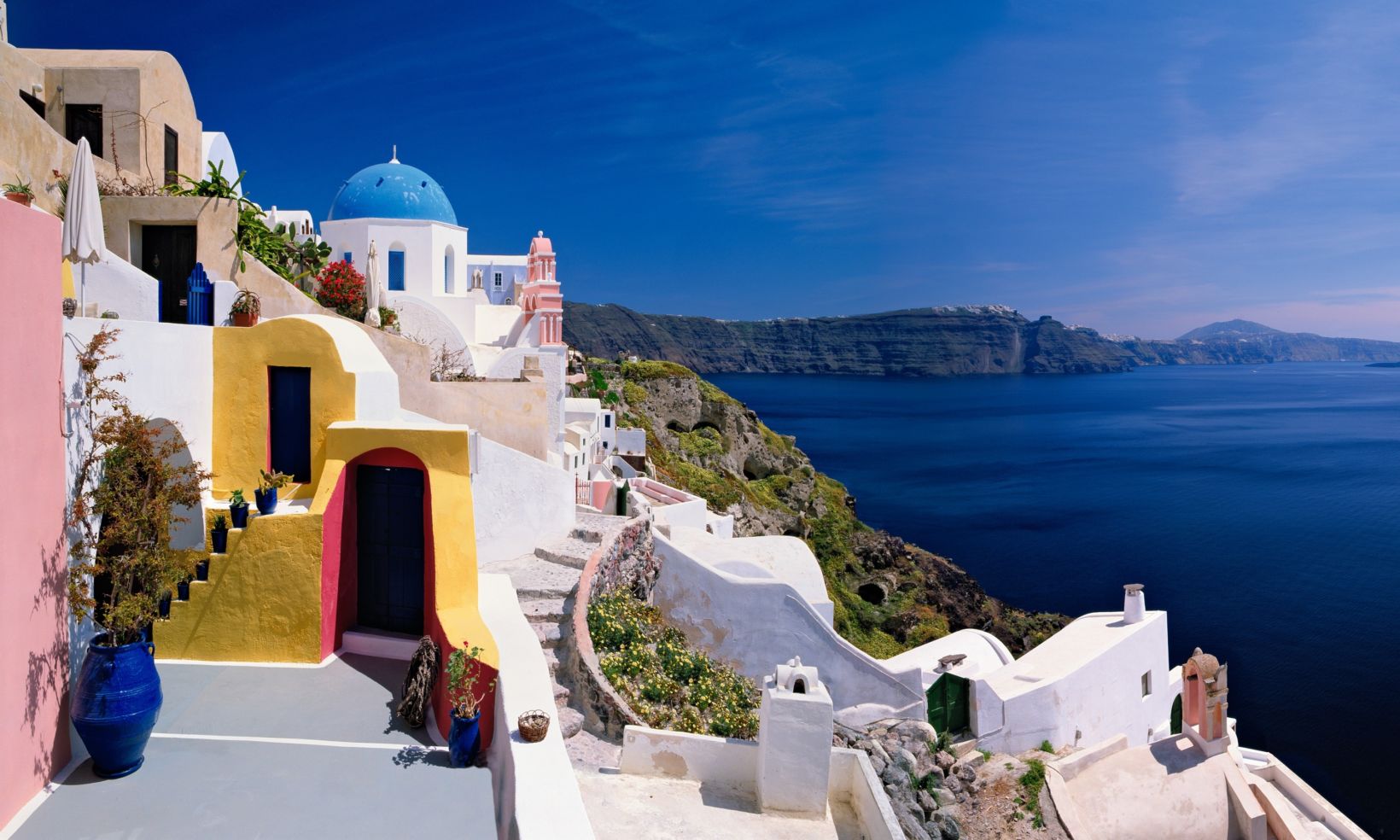 Greek villas in Santorini