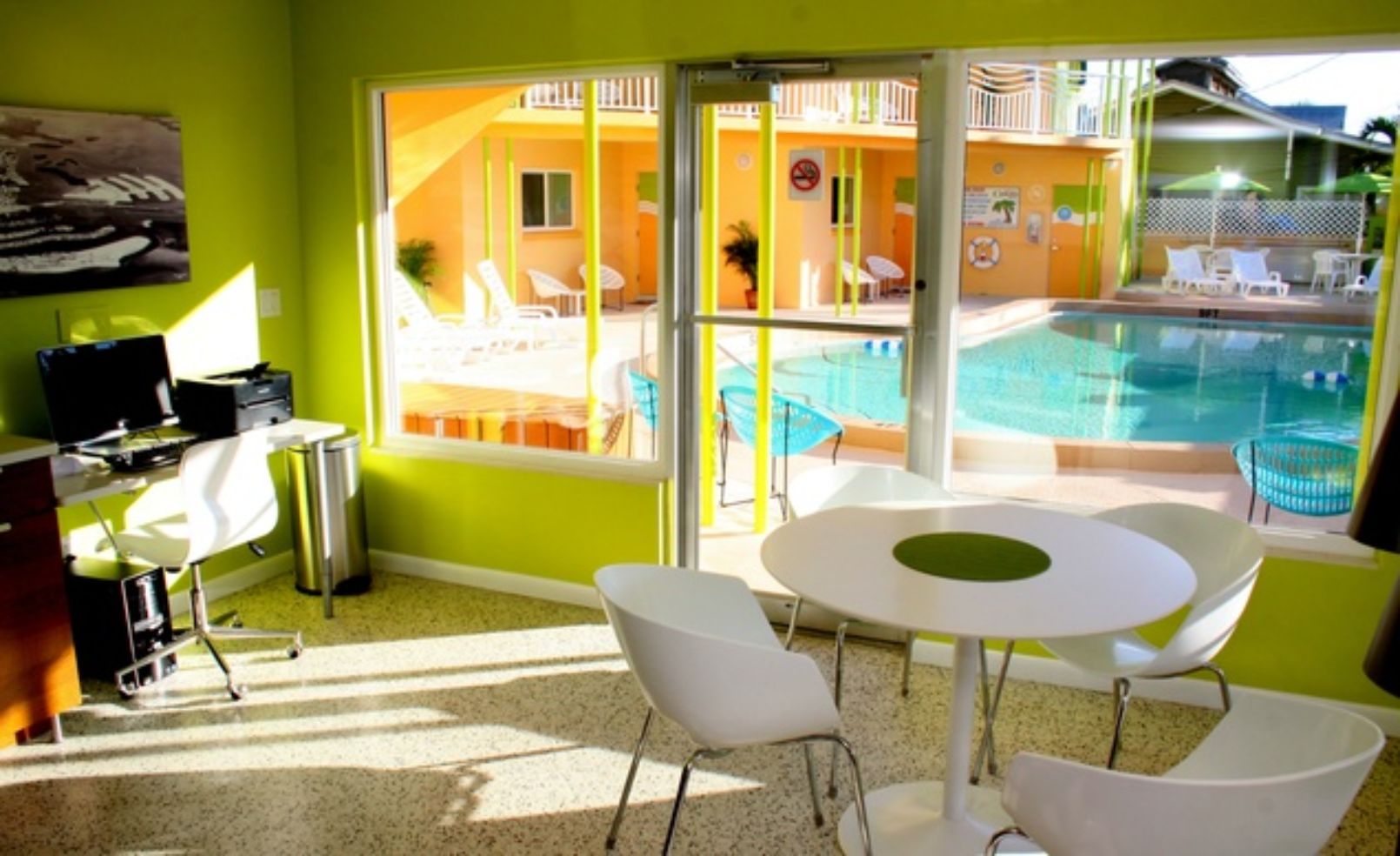 Business center Frenchy's Oasis Motel