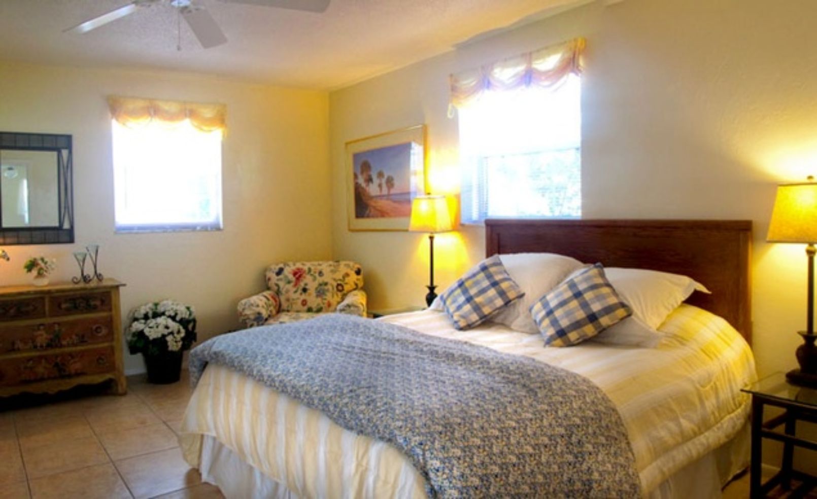 Mango Street Inn room