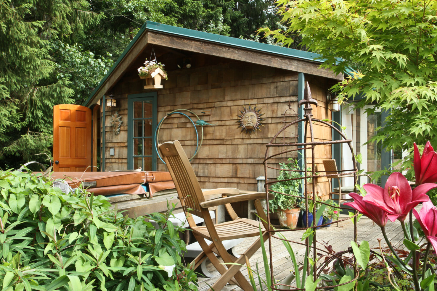 Hobbit Hideaway Front