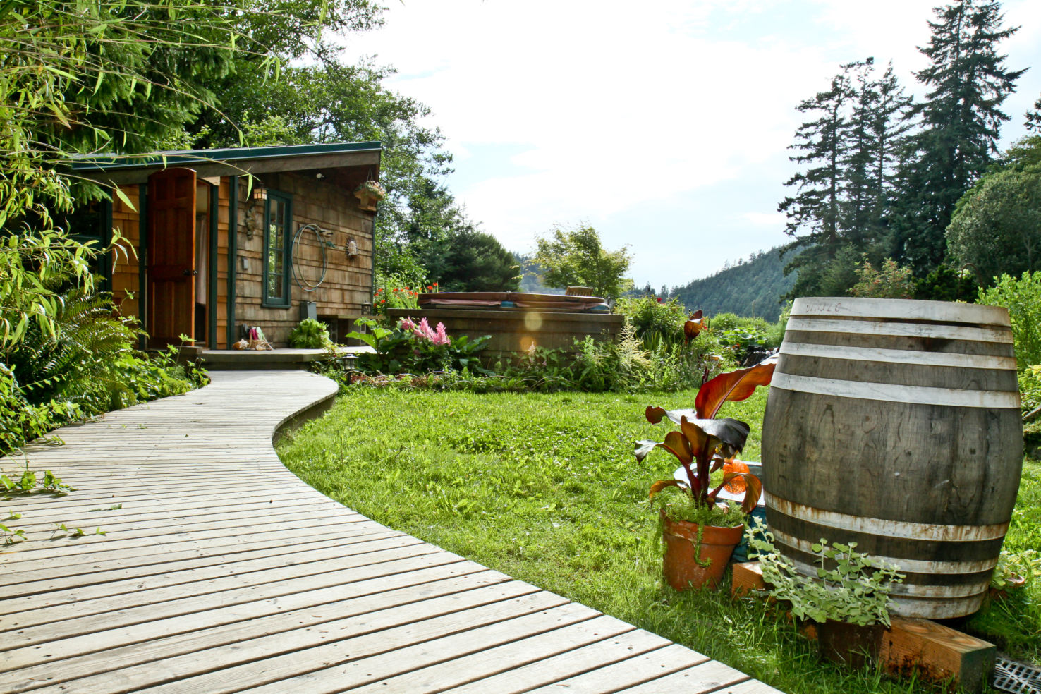 Hobbit Hideaway Outside