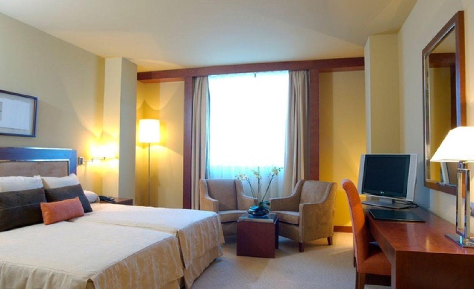 room at Husa Nuevo Madrid