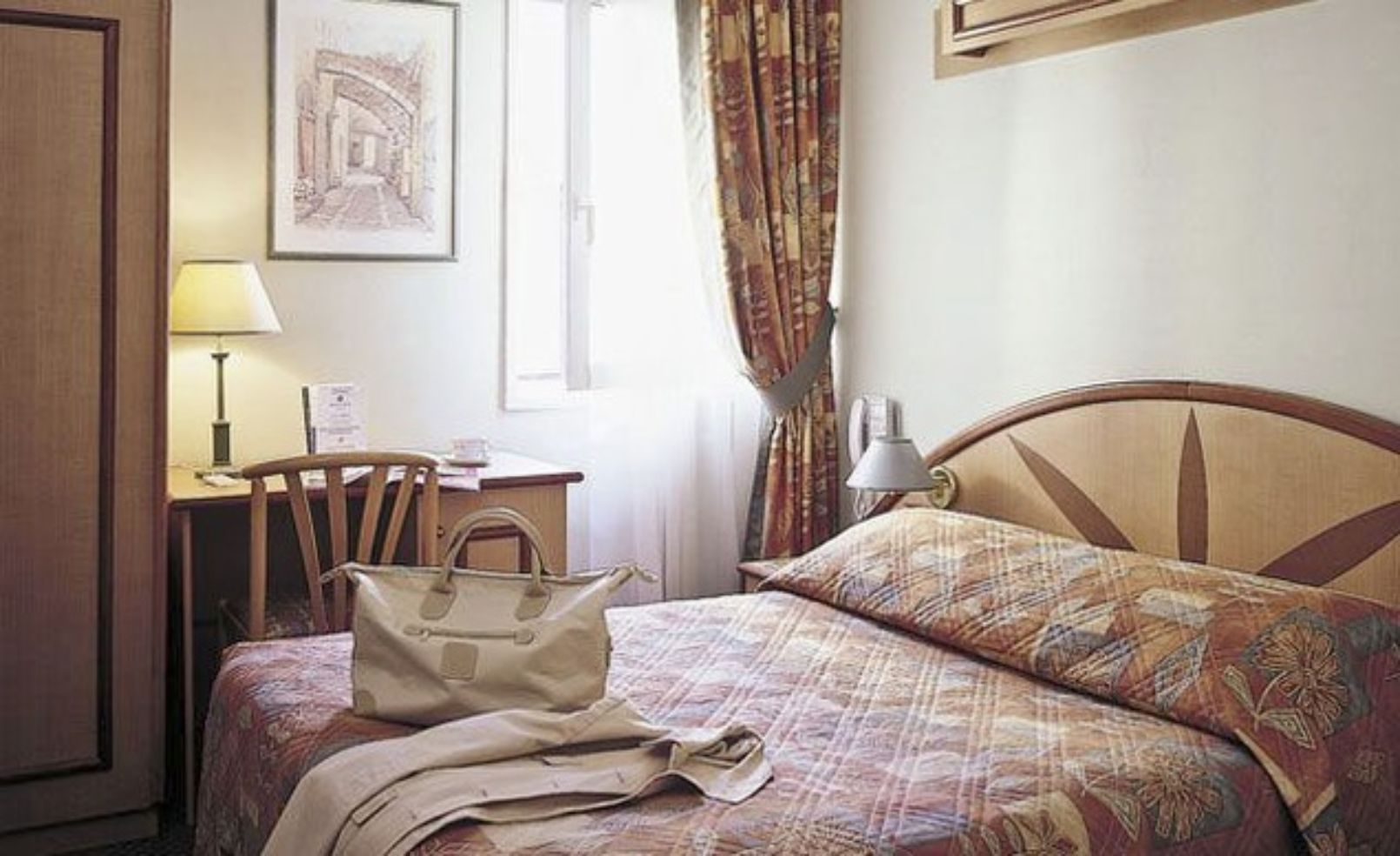 Hotel Median Geneve Aeroport room