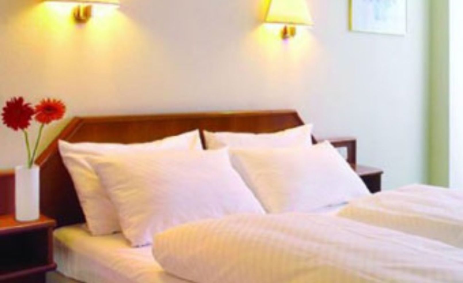 room in Sorat Hotel
