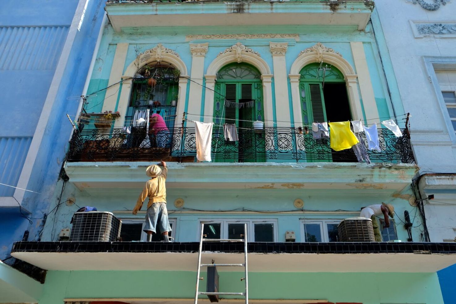 painting in Cuba