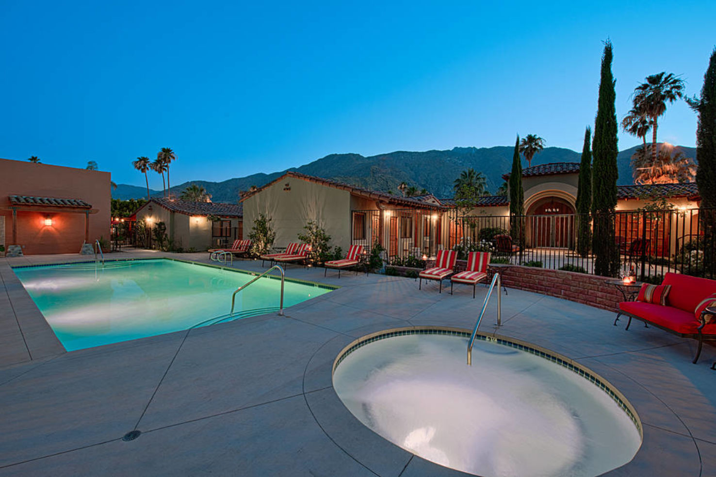 Palm-Springs_hotels_Los-Arboles_pool