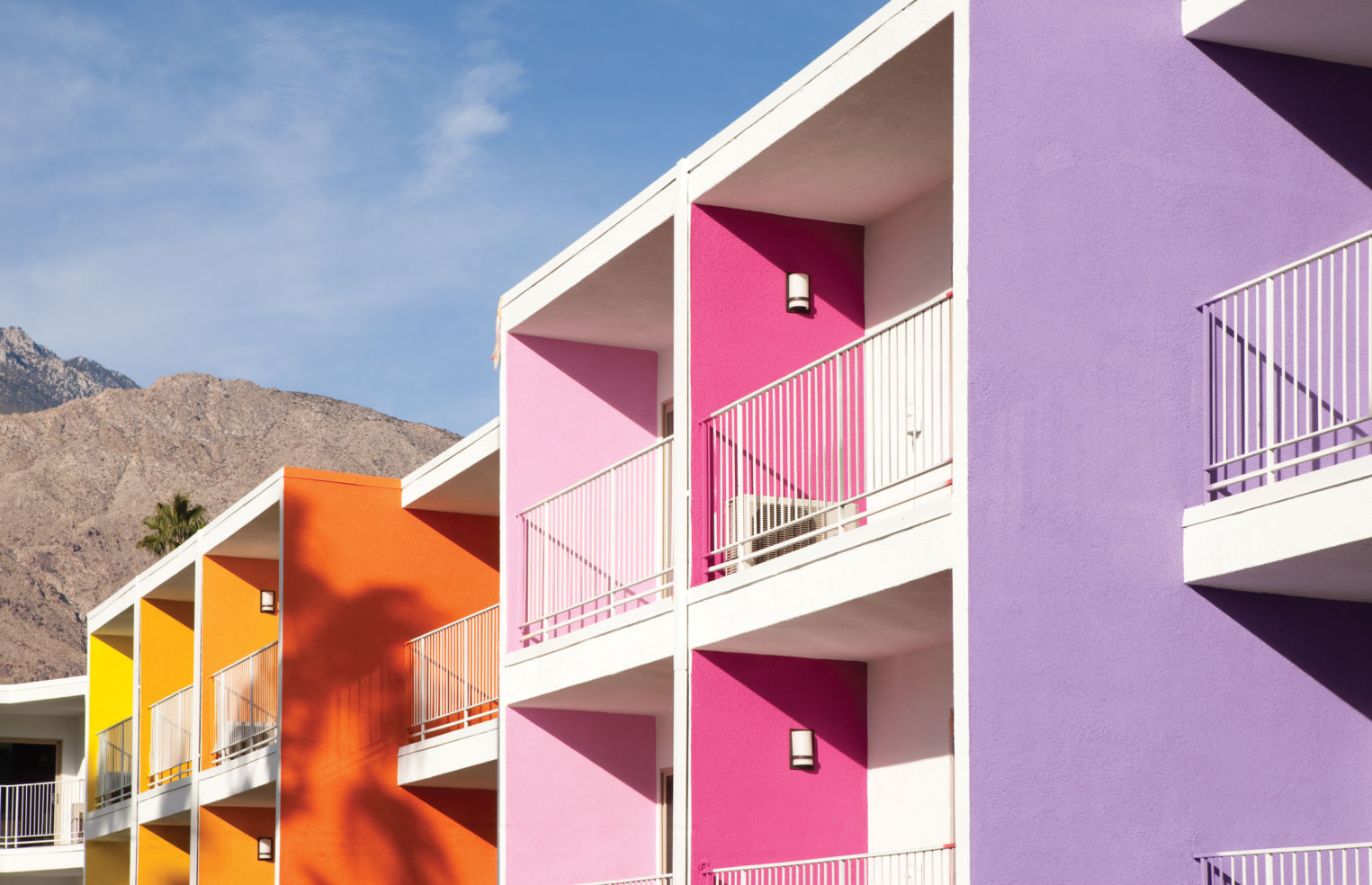 Palm-Springs_hotels_The-Saguaro_balconies