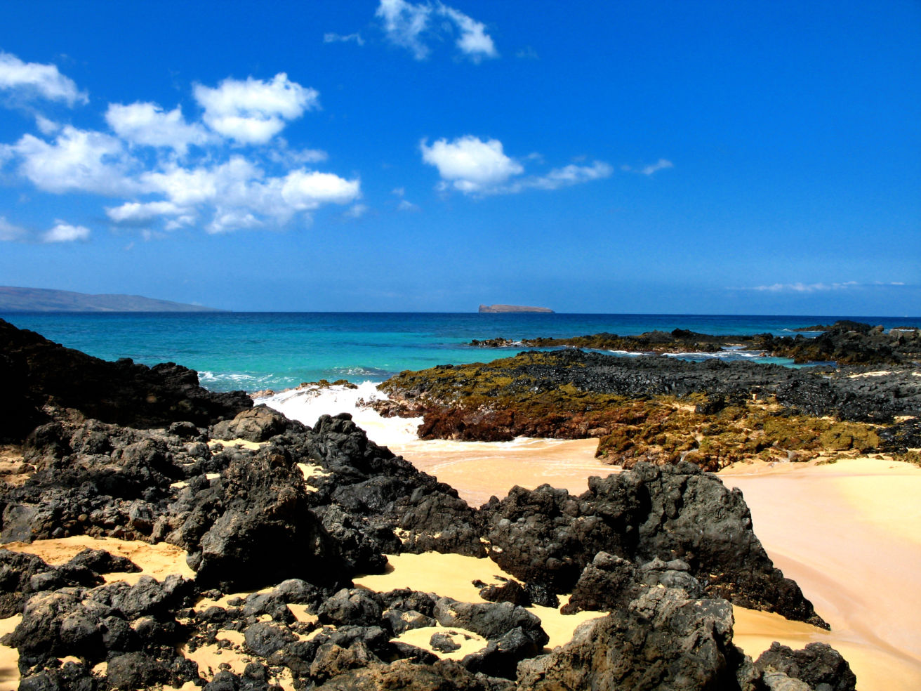 Black Rock Beach Cove in Maui, Hawaii