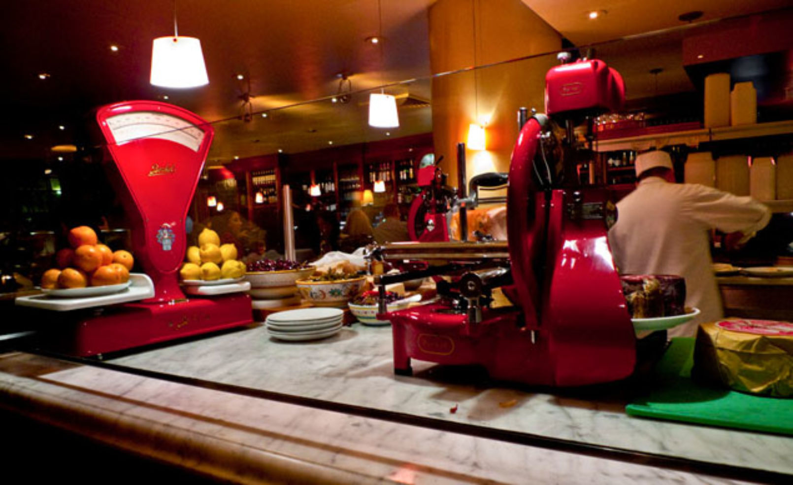 Otto Pizzeria interior