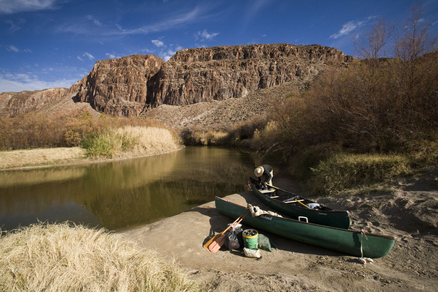 Road-Trip_Big-Bend_canoes