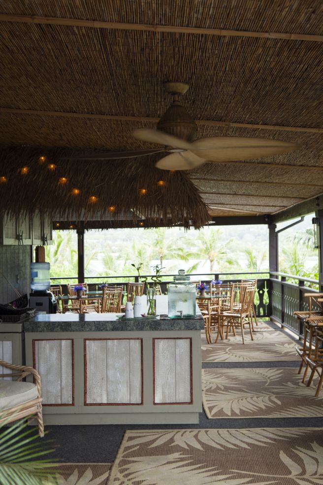 Road-Trip_OAHU_hotel_dining