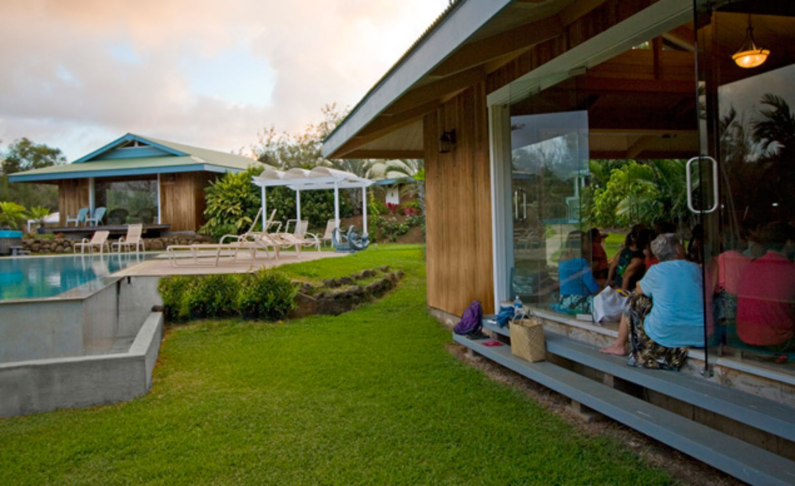 SpasWithAView_MaluhiaSpa_Exterior