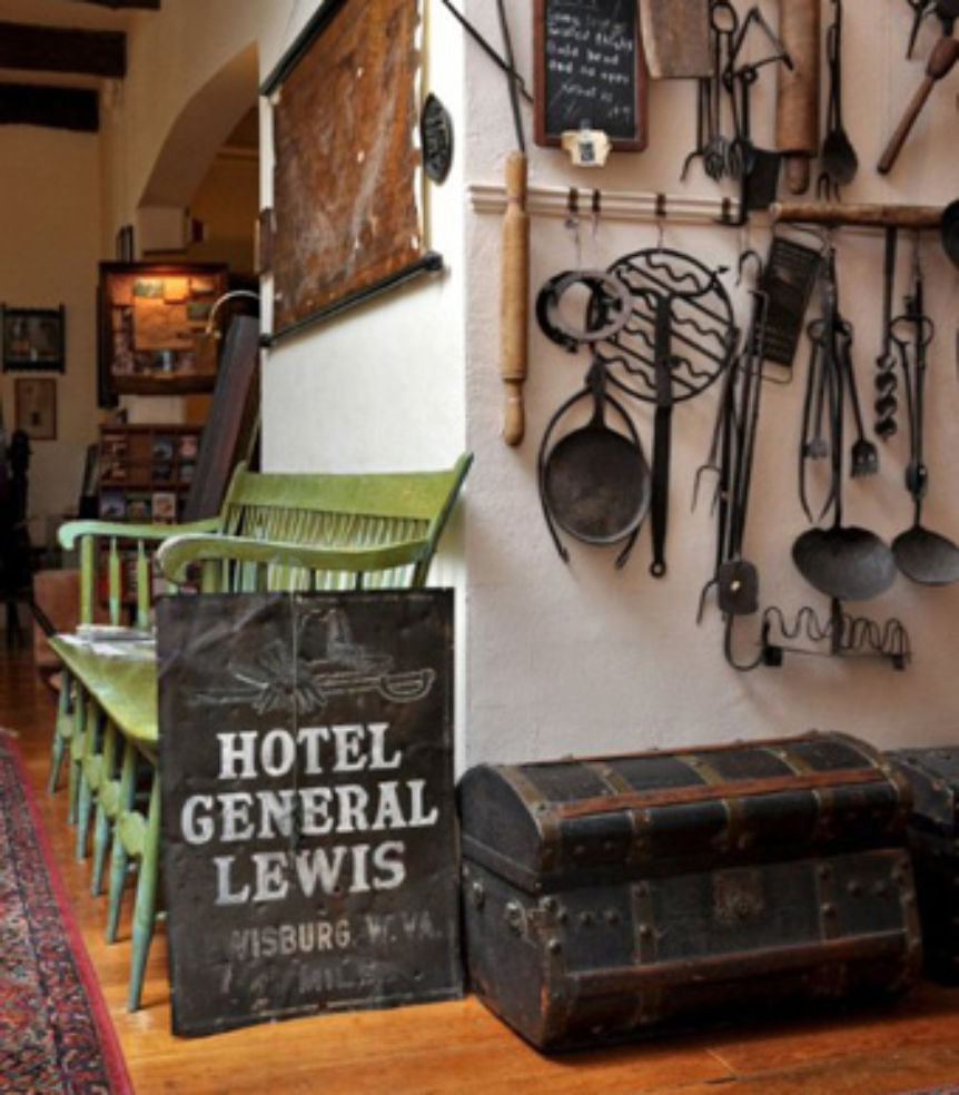 General Lewis Inn