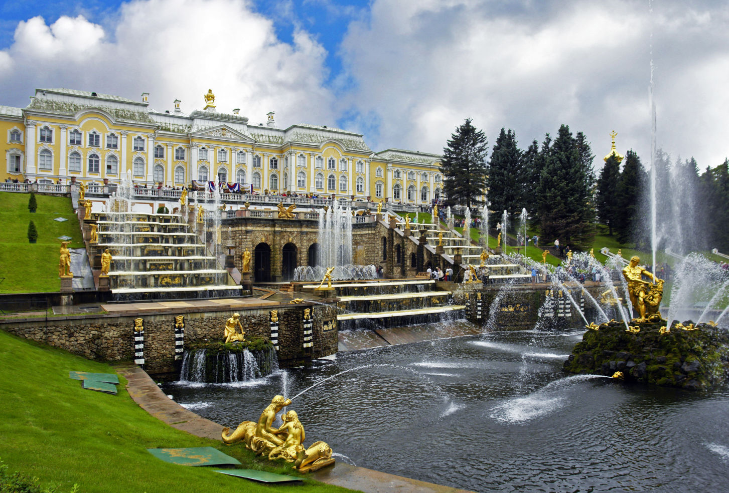 The beautiful Peterhof building in Russia