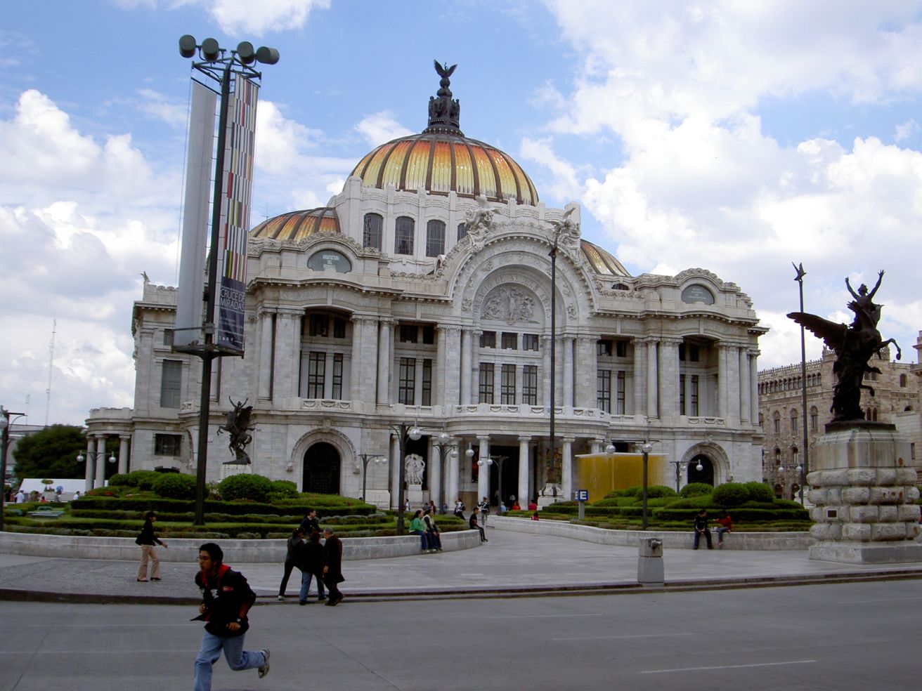 The Palacio de Belles Artes in Mexico City
