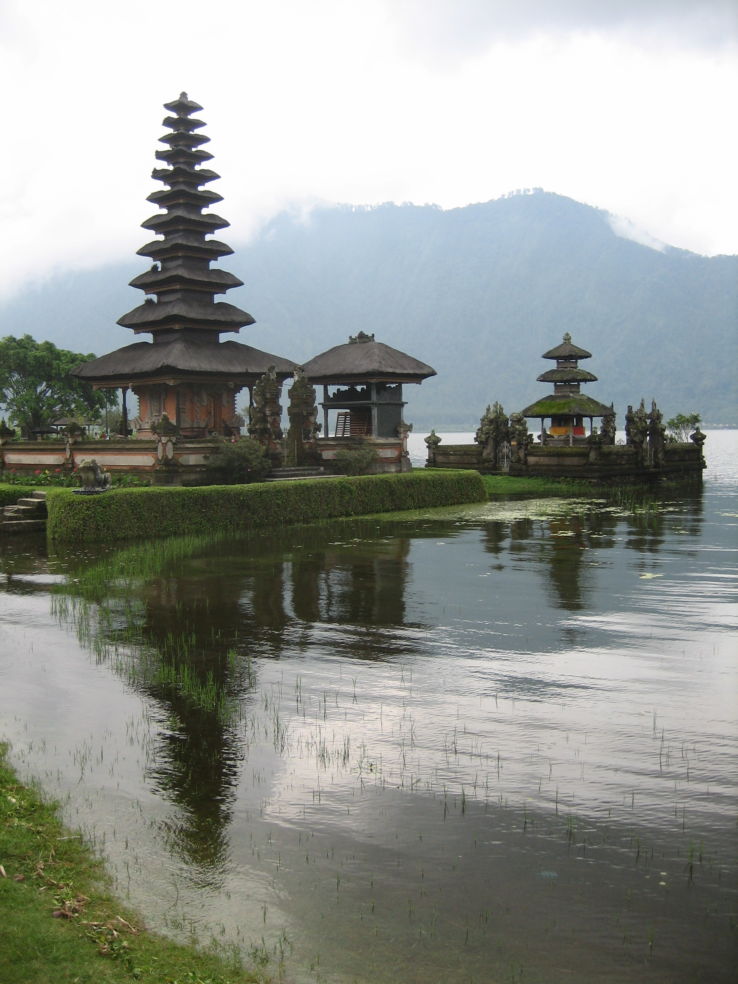 Pura Ulum Danu Bratan, Bali Temple to the Goddess of the Lake