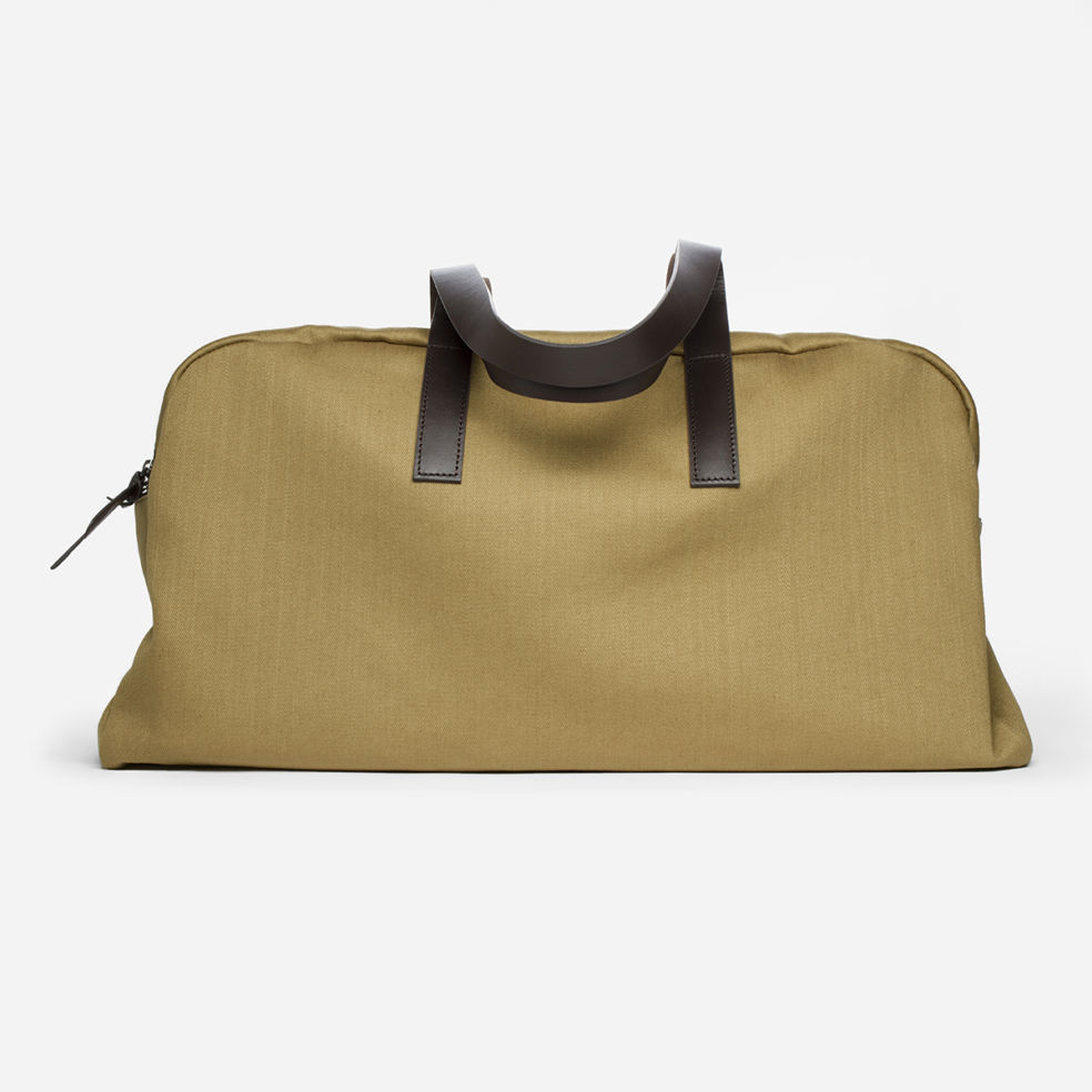 woman's gear weekender bag
