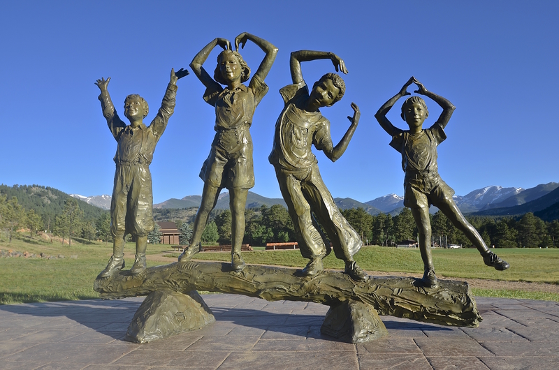 estes-park-colorado-statue-kids.jpg?mtime=20190123121311#asset:104580