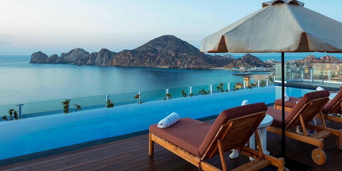 Tzoo 25538 0 1226132 Infinity Pool Corazon Cabo 1200px cp